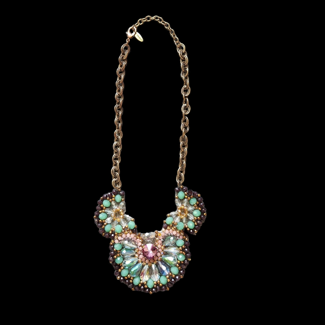St Thomas Beaded Necklace With Bronze Toned Chain 23$